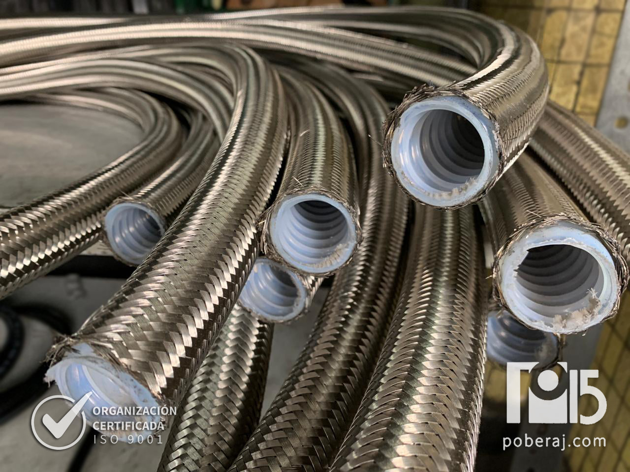 Manguera PTFE corrugada con refuerzo de Acero Inoxidable Codigo M043F